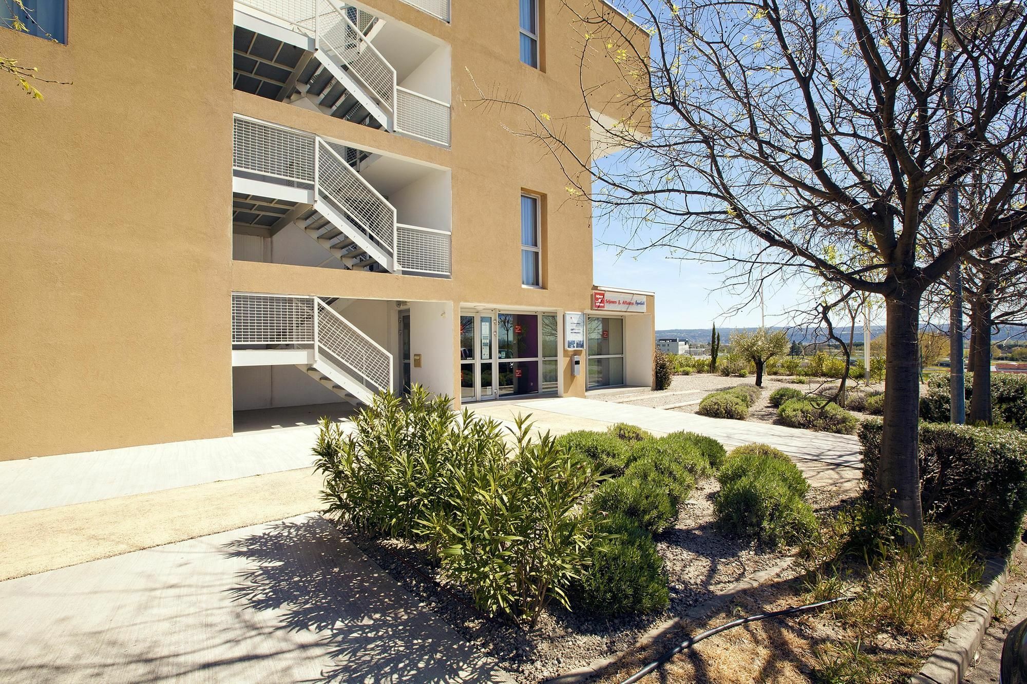 Apparthotel Sejours & Affaires Manosque Kültér fotó